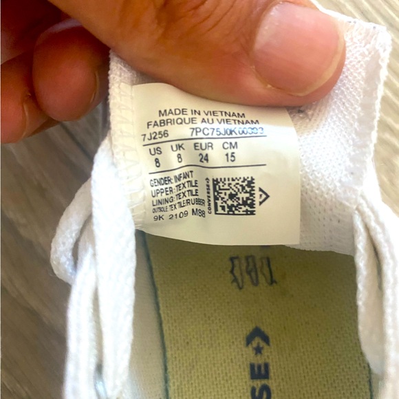 Converse All Star Low Top - Size 8C - Picture 13 of 13